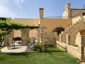 Comfortable House with Fenced Garden - Surano - Fireplace